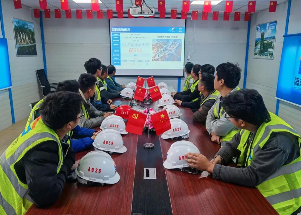 奋斗正当时②|热火朝天！看华体会手机网页版登录入口_华体会(中国)如何跑出建设“加速度”